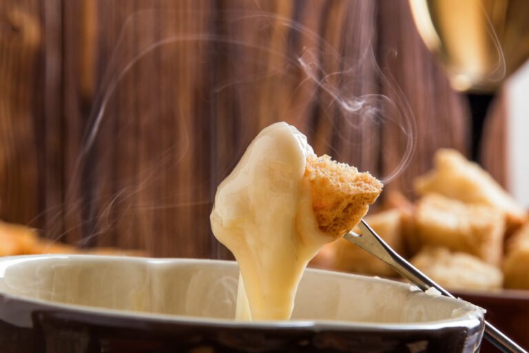 Illustration de l'article : FONDUE NIGHTS AT CAFÉ MONTMARTRE!